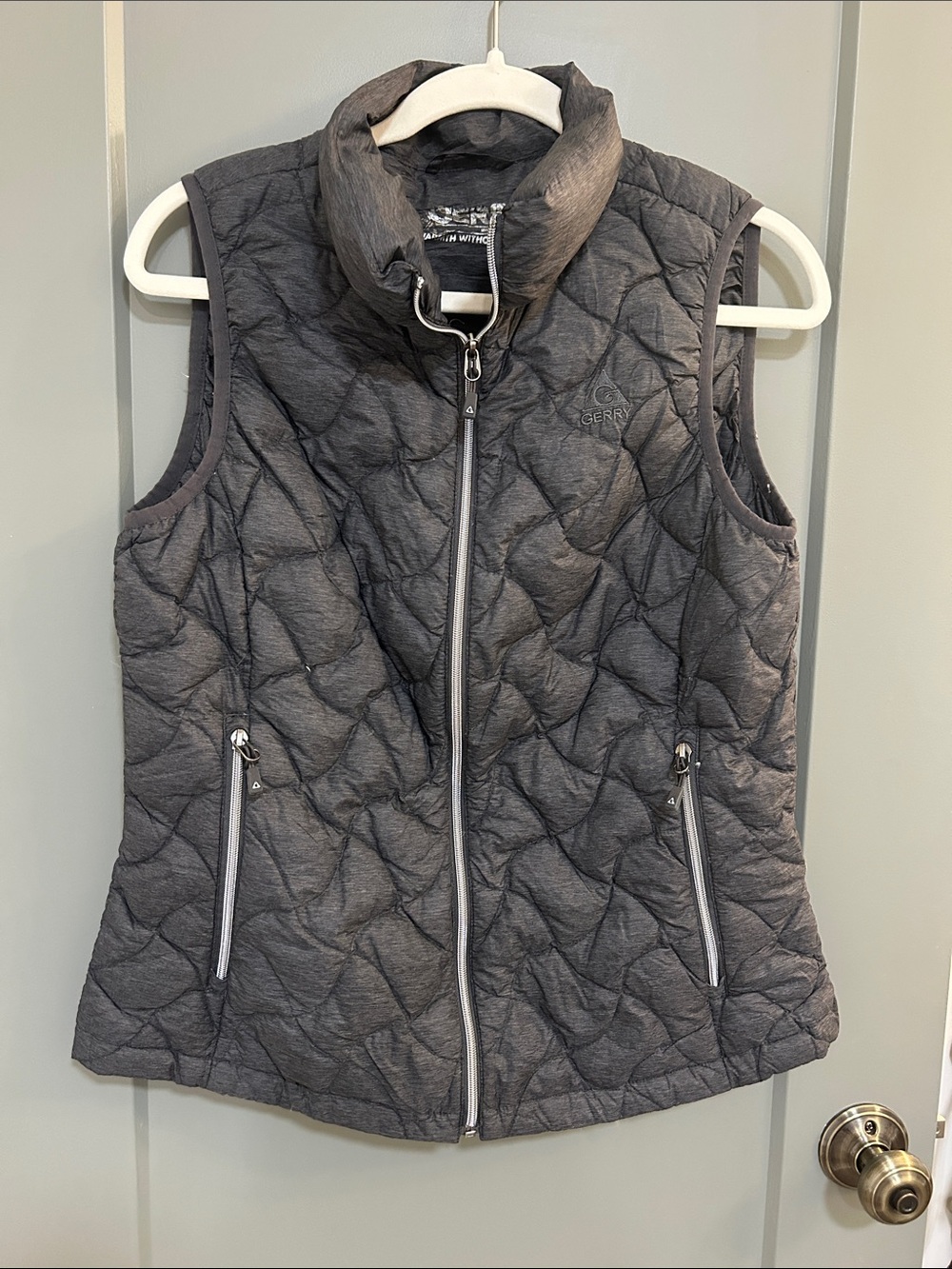 Gerry Quilted Charcoal Sleeveless Vest women’s size medium